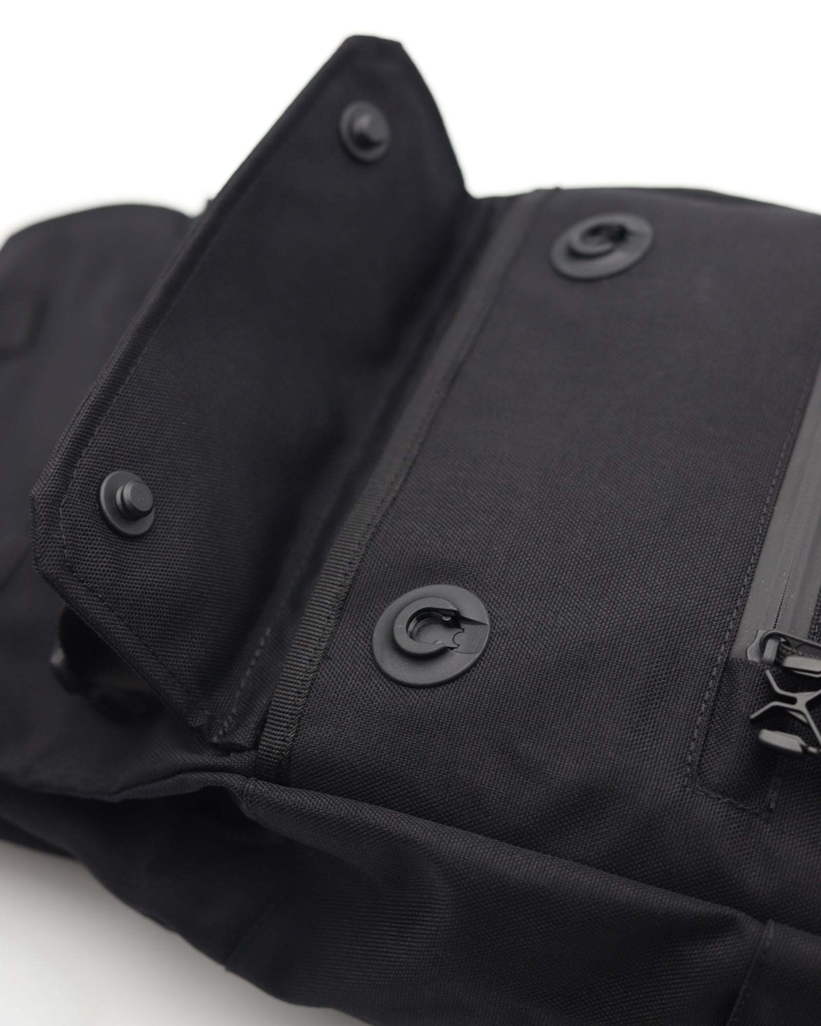 Minato Lite 20l - Dunkel Schwarz