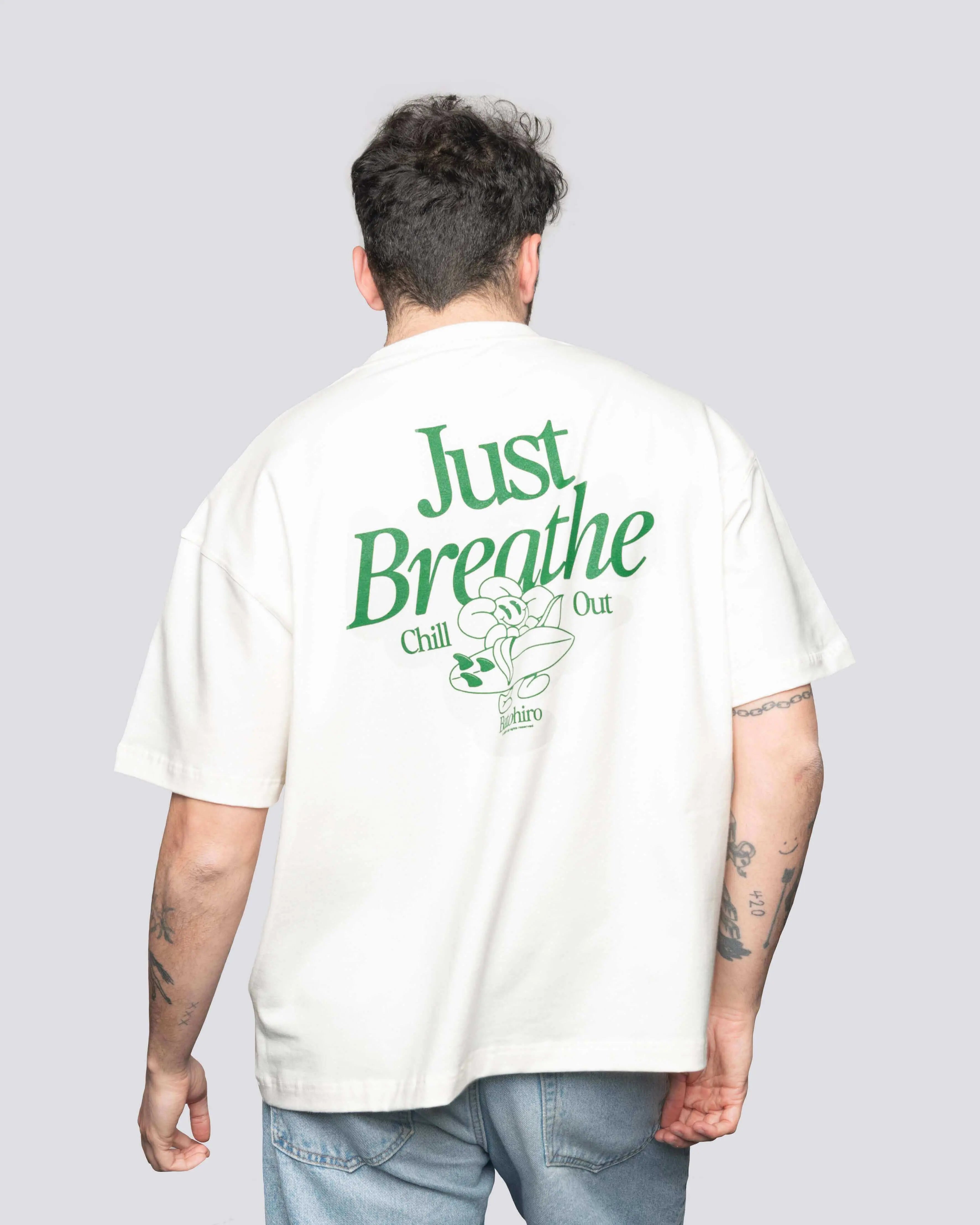 Chill Out - Oversized Tee Batohiro