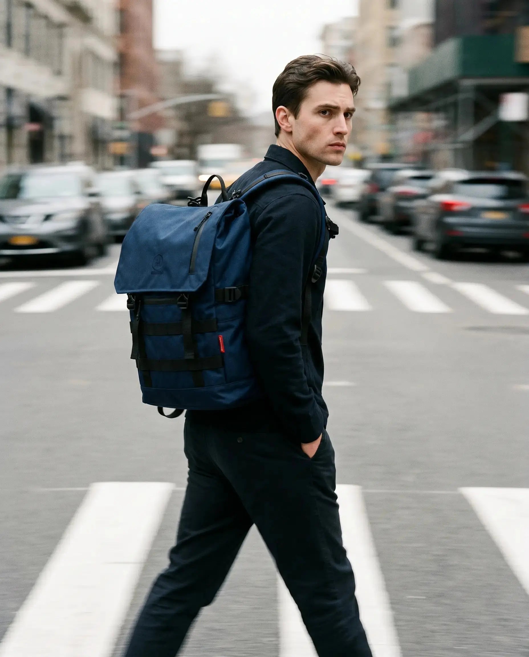 Minato Premium 6.0 – Marineblauer Rucksackhero